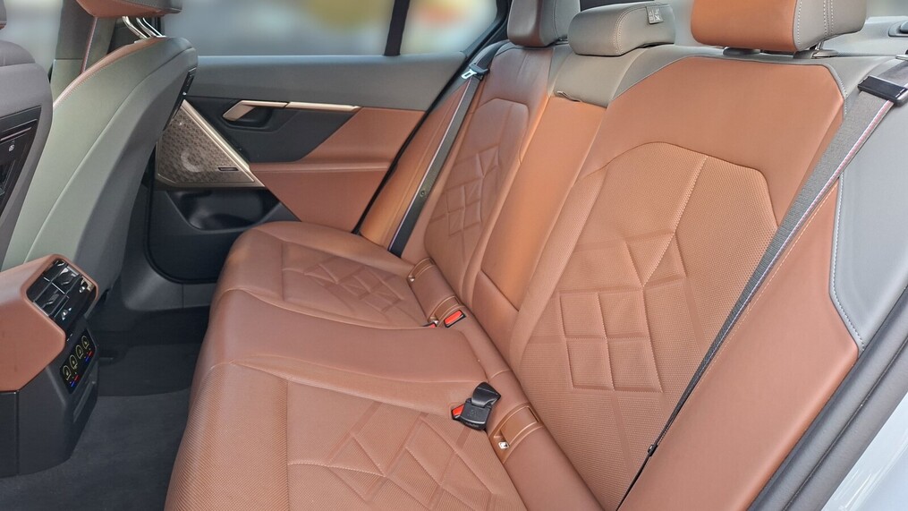 BMW Serii 5, 520