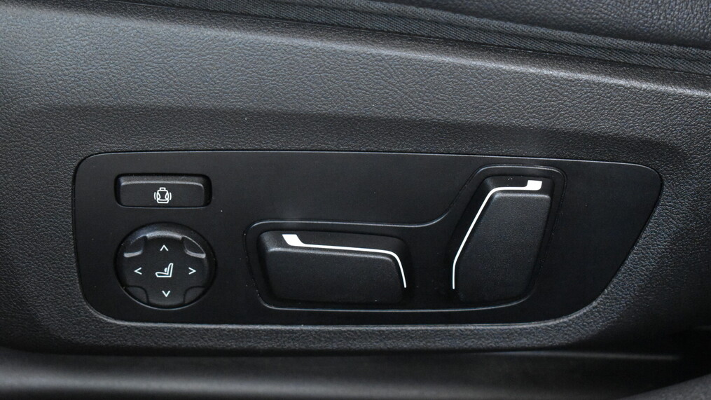 BMW Serii 3, 330