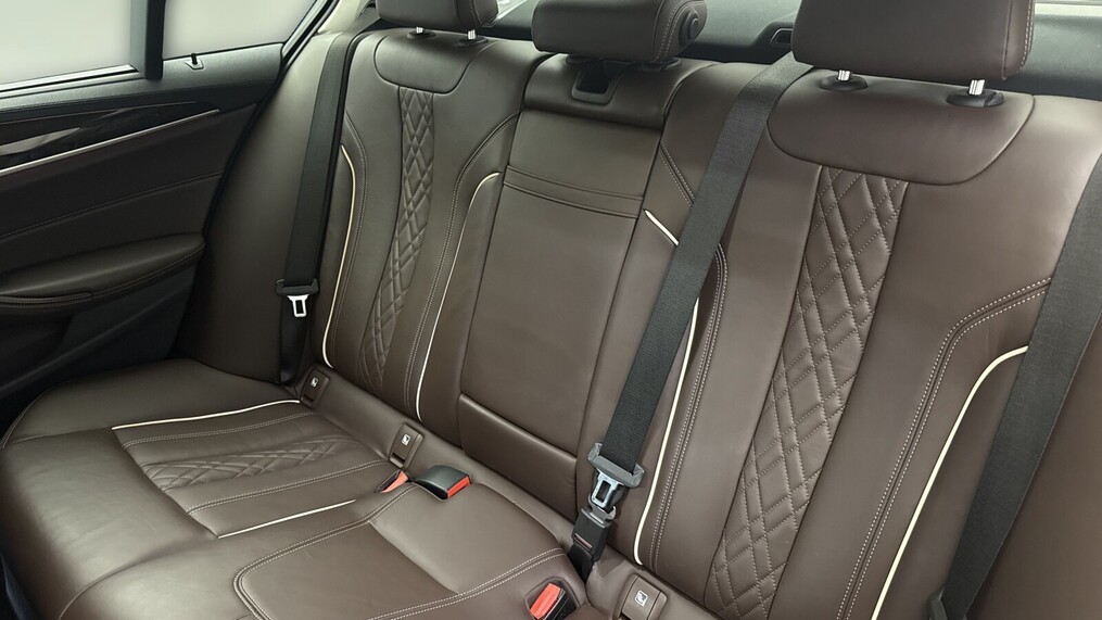 BMW Serii 5, 530