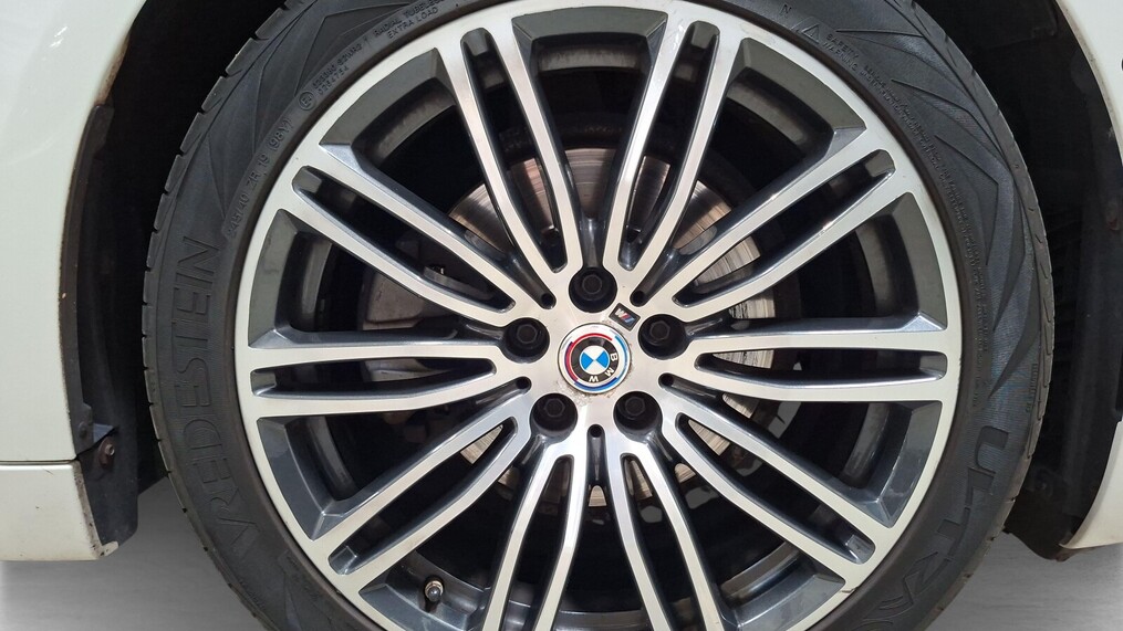 BMW Serii 5, 520