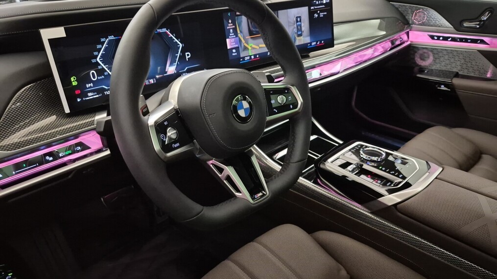 BMW Serii 7, 740