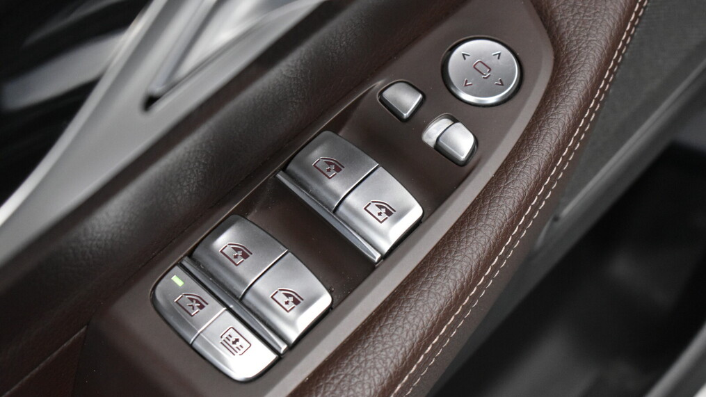 BMW Serii 7, 730