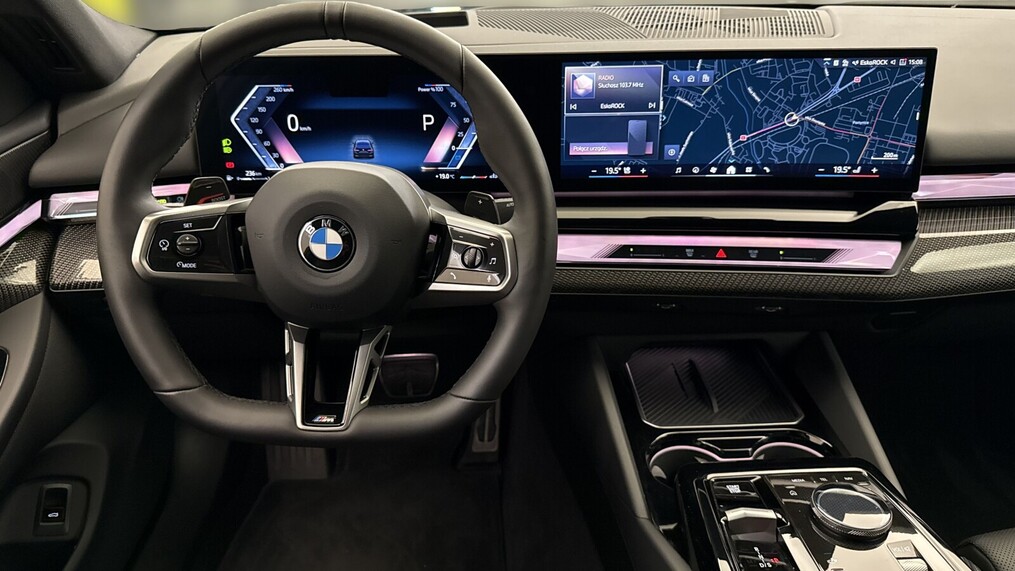 BMW Serii 5, 520