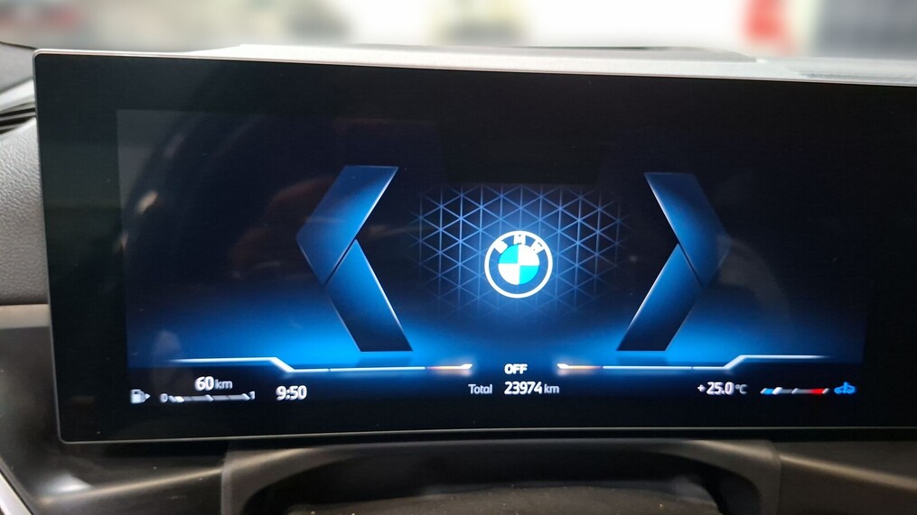 BMW Serii 3, 330
