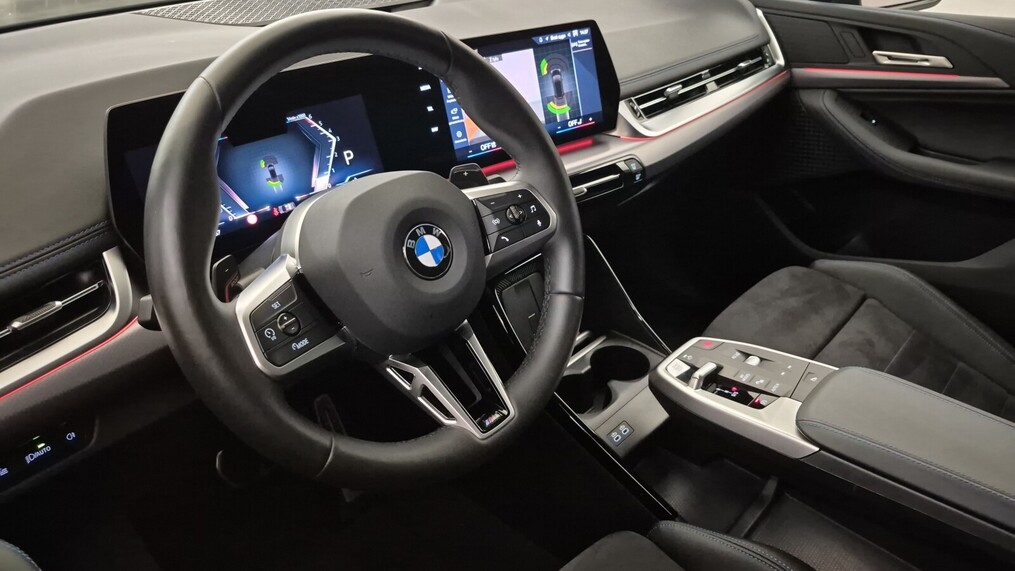 BMW Serii 2, 218