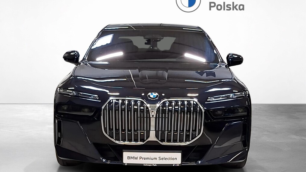 BMW Serii 7, 740