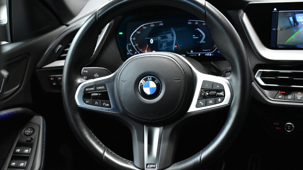 BMW Serii 2, 218
