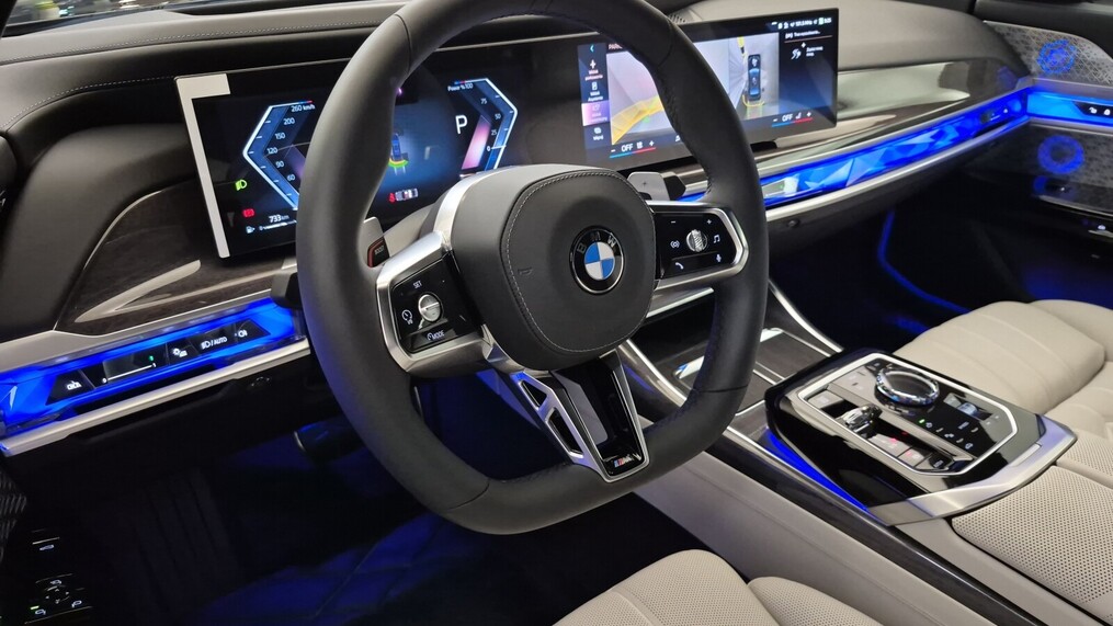 BMW Serii 7, 740