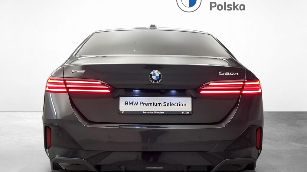 BMW Serii 5, 520