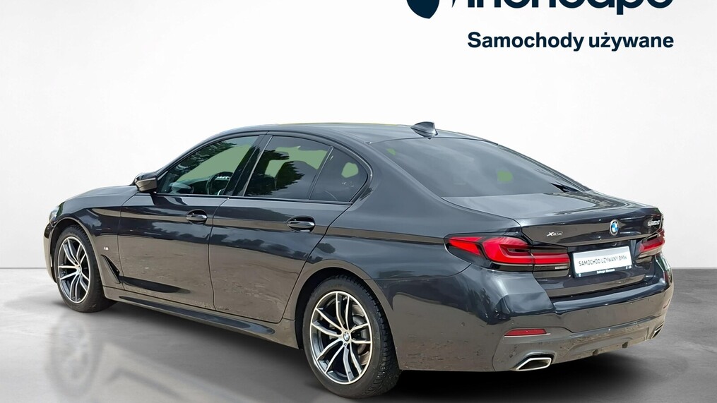 BMW Serii 5, 520