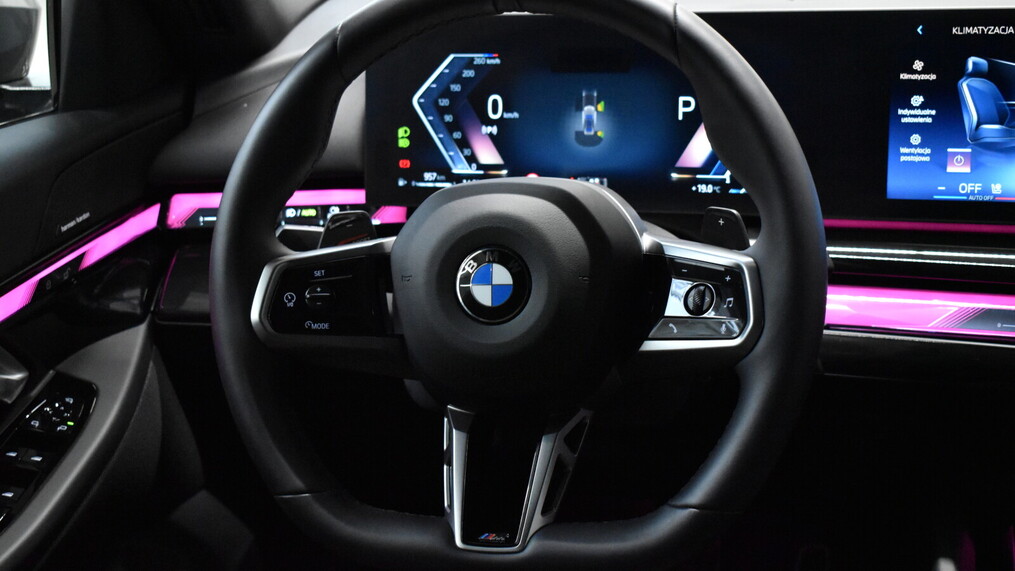 BMW Serii 5, 520
