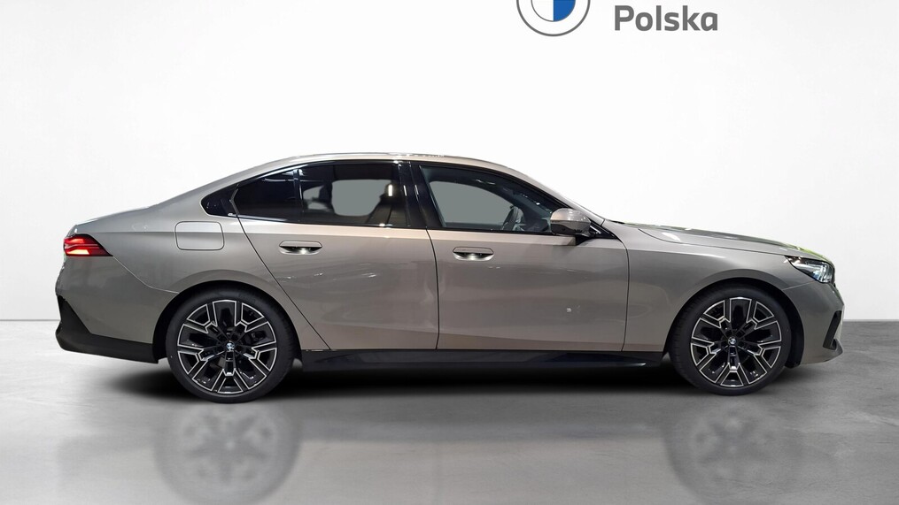 BMW Serii 5, 520