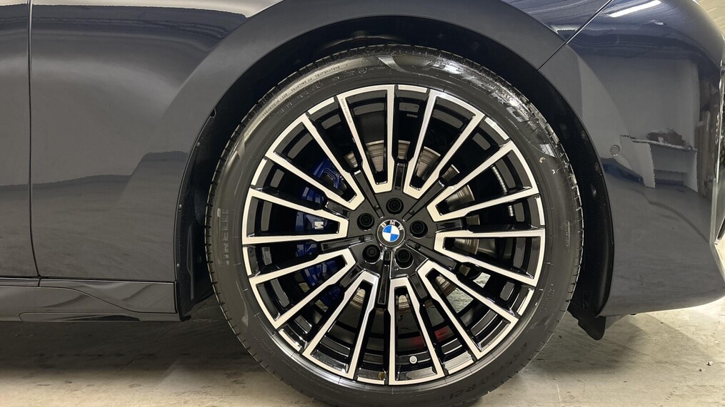 BMW Serii 7, 740