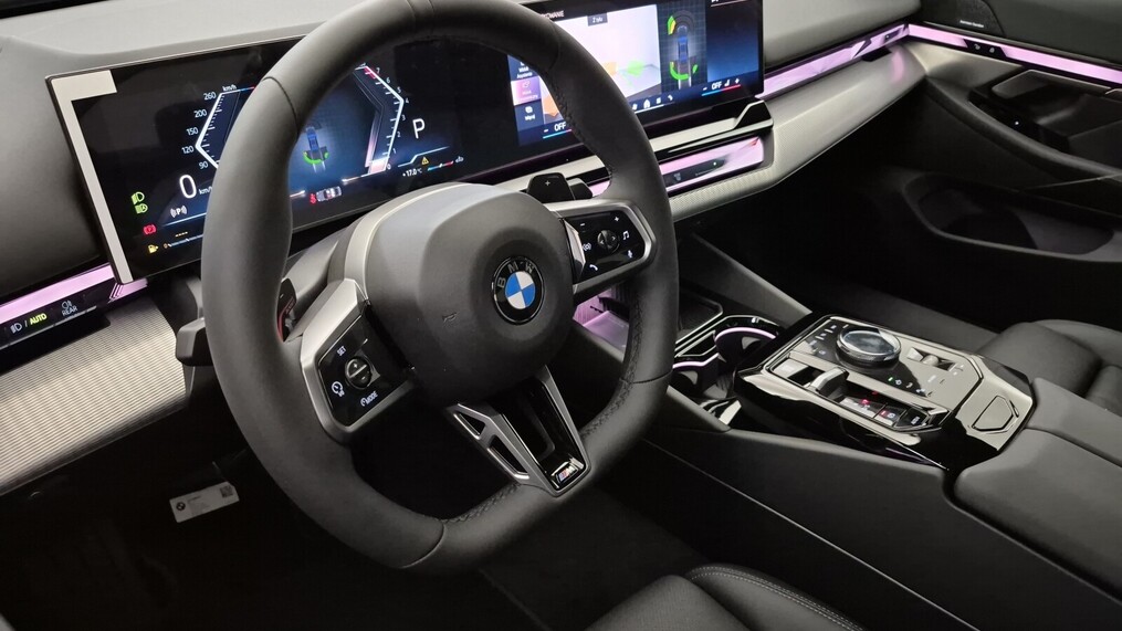 BMW Serii 5, 520