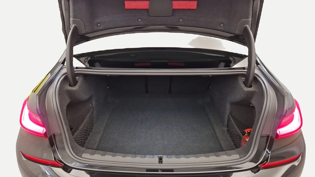 BMW Serii 3, 320