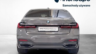 BMW Serii 7, 740
