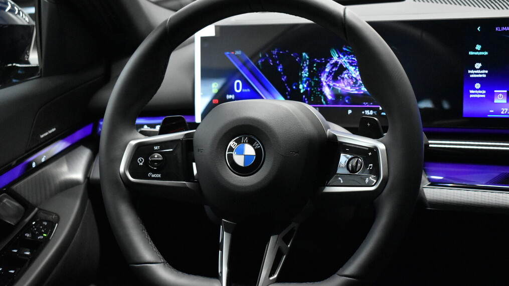 BMW Serii 5, 520