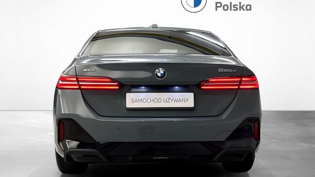 BMW Serii 5, 520