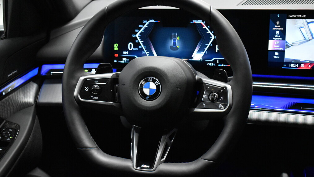 BMW Serii 5, 520
