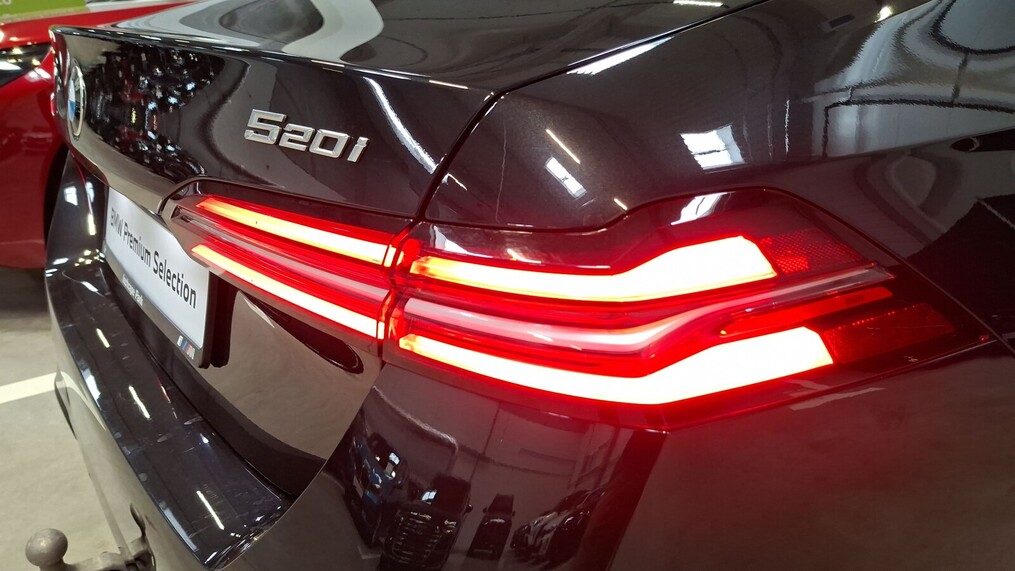 BMW Serii 5, 520