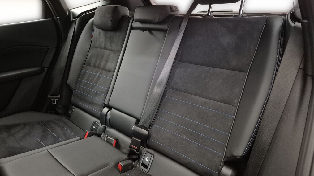 BMW Serii 2, 218