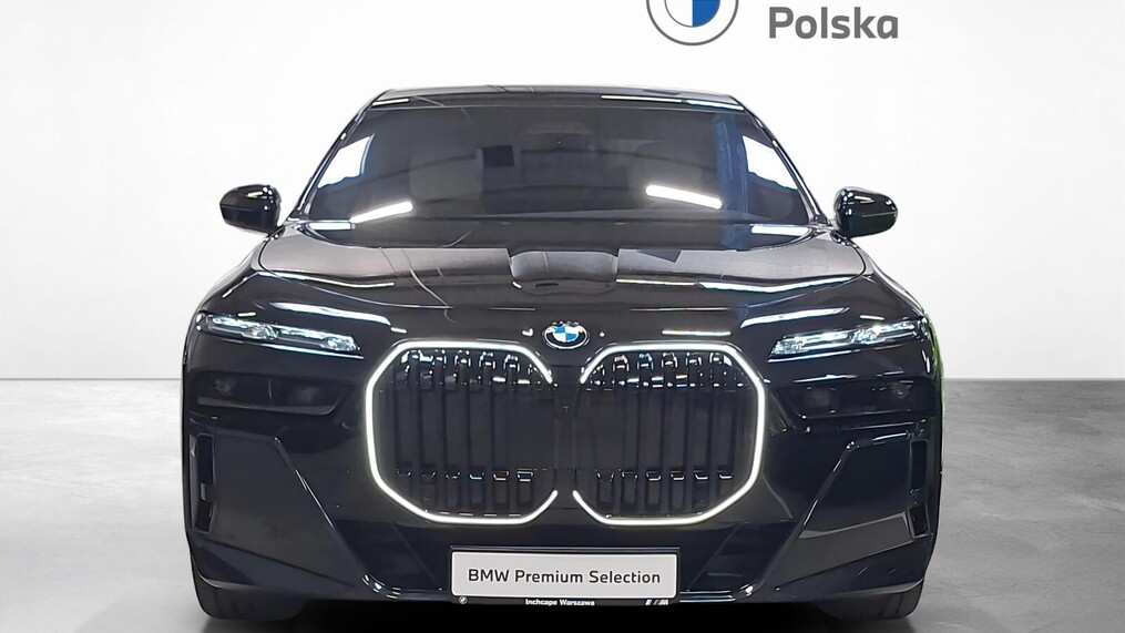 BMW Serii 7, 740