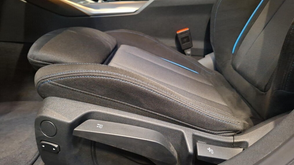 BMW Serii 3, 330