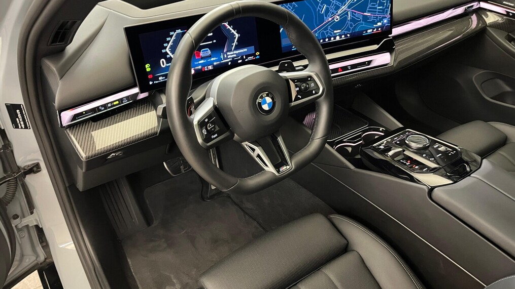 BMW Serii 5, 520