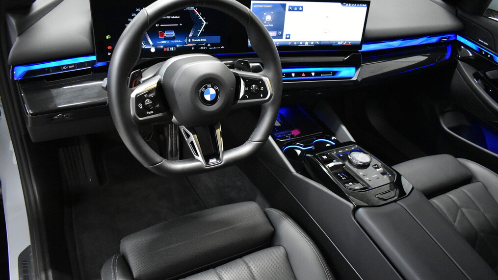 BMW Serii 5, 520