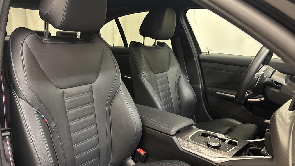 BMW Serii 3, 330