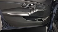 BMW Serii 3, 330