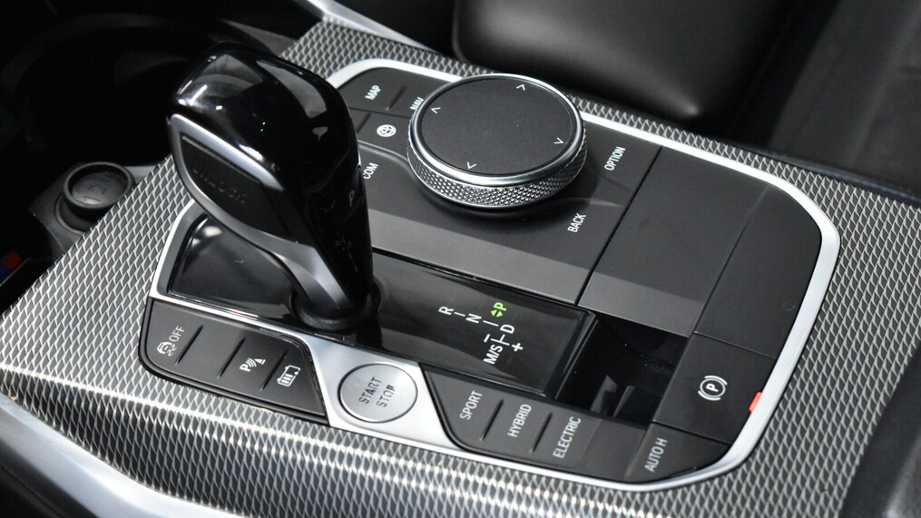 BMW Serii 3, 330