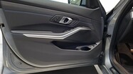 BMW Serii 3, 330